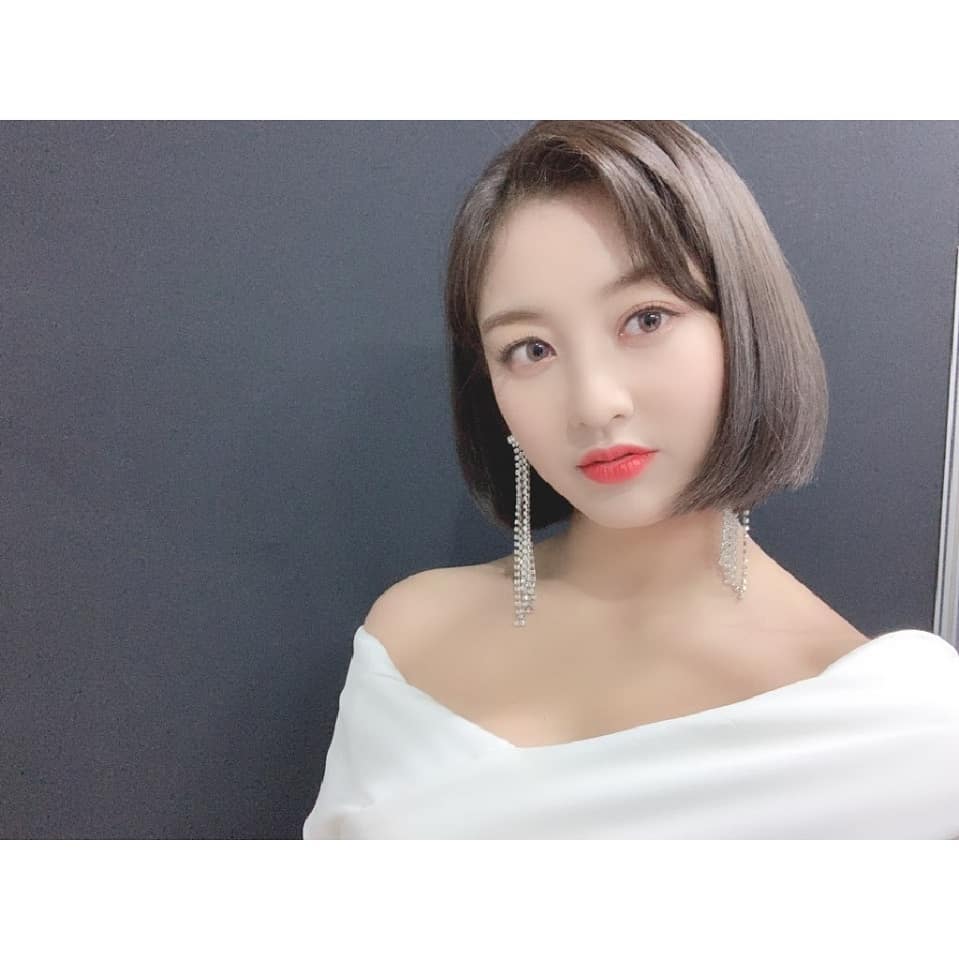 twicetagram_45780647_355469751875953_4766036501669433199_n.jpg