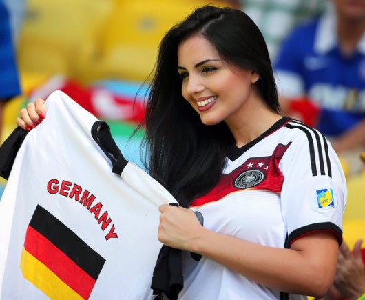 hottest-girls-fans-world-cup-2014_27-german-530x435.jpg